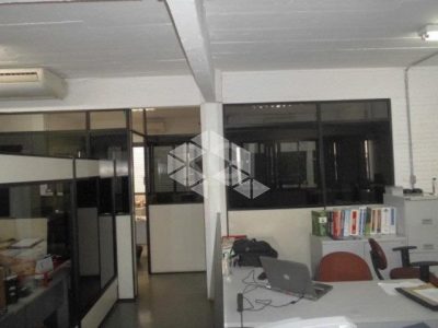 Depósito/Pavilhão à venda com 700m², 6 vagas no bairro Navegantes em Porto Alegre - Foto 11