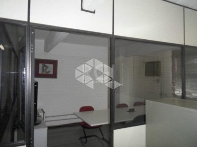 Depósito/Pavilhão à venda com 700m², 6 vagas no bairro Navegantes em Porto Alegre - Foto 14