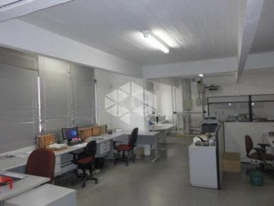 Depósito/Pavilhão à venda com 700m², 6 vagas no bairro Navegantes em Porto Alegre - Foto 17