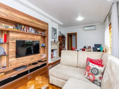 Apartamento à venda com 133m², 3 quartos, 1 suíte, 2 vagas no bairro Bela Vista em Porto Alegre - Foto 2