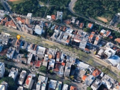 Apartamento à venda com 85m², 3 quartos no bairro Petrópolis em Porto Alegre - Foto 2