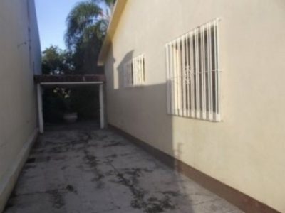 Casa à venda com 200m², 3 quartos, 1 suíte, 3 vagas no bairro Medianeira em Porto Alegre - Foto 20