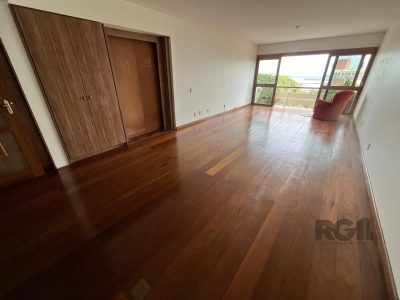 Apartamento à venda com 159m², 3 quartos, 1 suíte, 2 vagas no bairro Moinhos de Vento em Porto Alegre - Foto 4