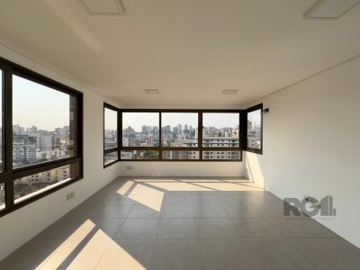 Apartamento à venda com 138m², 3 quartos, 3 suítes, 2 vagas no bairro Auxiliadora em Porto Alegre - Foto 2