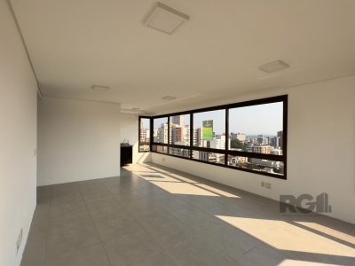 Apartamento à venda com 138m², 3 quartos, 3 suítes, 2 vagas no bairro Auxiliadora em Porto Alegre - Foto 7