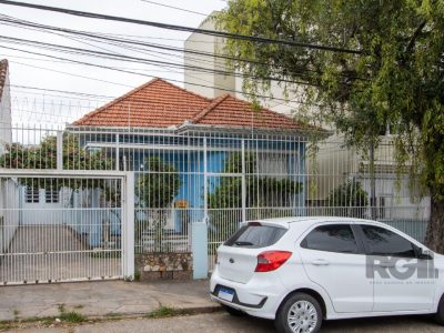 Casa à venda com 126m², 3 quartos, 5 vagas no bairro Azenha em Porto Alegre - Foto 36