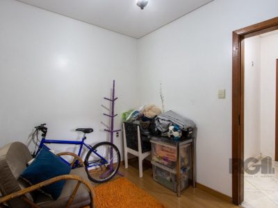 Casa à venda com 126m², 3 quartos, 5 vagas no bairro Azenha em Porto Alegre - Foto 14