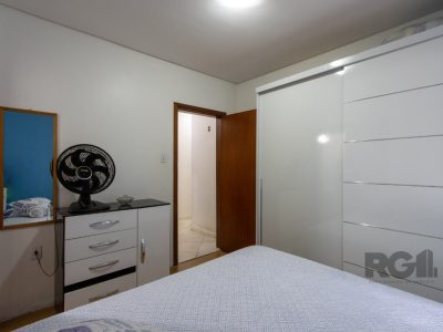 Casa à venda com 126m², 3 quartos, 5 vagas no bairro Azenha em Porto Alegre - Foto 19