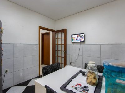 Casa à venda com 126m², 3 quartos, 5 vagas no bairro Azenha em Porto Alegre - Foto 21