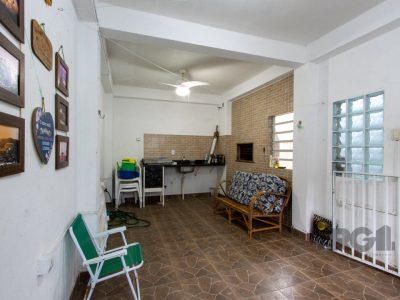 Casa à venda com 126m², 3 quartos, 5 vagas no bairro Azenha em Porto Alegre - Foto 29