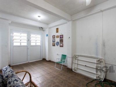 Casa à venda com 126m², 3 quartos, 5 vagas no bairro Azenha em Porto Alegre - Foto 31