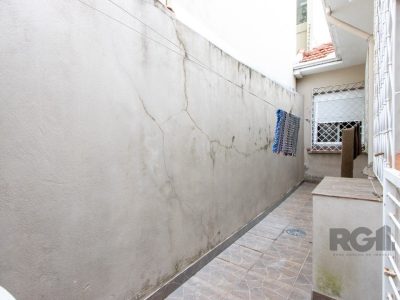 Casa à venda com 126m², 3 quartos, 5 vagas no bairro Azenha em Porto Alegre - Foto 35