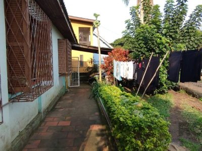 Casa à venda com 150m², 3 quartos, 1 suíte, 3 vagas no bairro Cristal em Porto Alegre - Foto 3