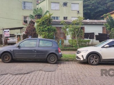 Casa à venda com 150m², 3 quartos, 1 suíte, 3 vagas no bairro Cristal em Porto Alegre - Foto 8