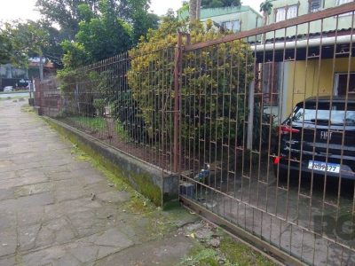 Casa à venda com 150m², 3 quartos, 1 suíte, 3 vagas no bairro Cristal em Porto Alegre - Foto 11