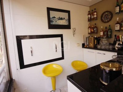 Apartamento à venda com 190m², 3 quartos, 1 suíte, 3 vagas no bairro Petrópolis em Porto Alegre - Foto 4