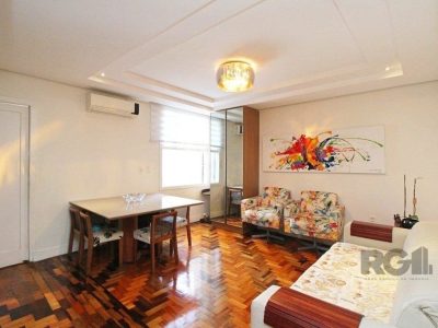 Apartamento à venda com 91m², 3 quartos no bairro Petrópolis em Porto Alegre - Foto 2