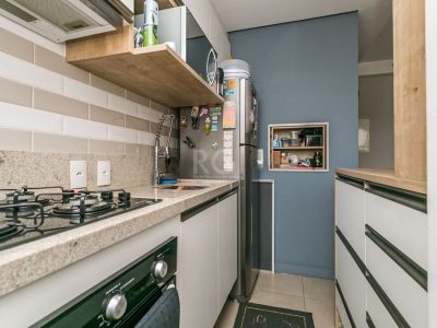 Apartamento à venda com 55m², 2 quartos, 1 suíte, 1 vaga no bairro Medianeira em Porto Alegre - Foto 12