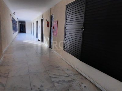 Conjunto/Sala à venda com 57m² no bairro Centro Histórico em Porto Alegre - Foto 22