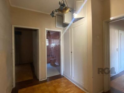 Apartamento à venda com 160m², 3 quartos, 1 suíte, 1 vaga no bairro Independência em Porto Alegre - Foto 8