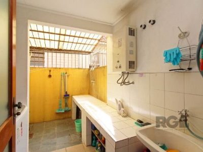 Casa à venda com 148m², 3 quartos, 1 suíte, 2 vagas no bairro Tristeza em Porto Alegre - Foto 26