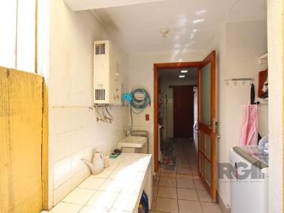 Casa à venda com 148m², 3 quartos, 1 suíte, 2 vagas no bairro Tristeza em Porto Alegre - Foto 28