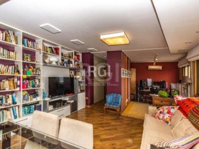 Apartamento à venda com 87m², 3 quartos, 1 suíte, 2 vagas no bairro Passo d'Areia em Porto Alegre - Foto 2