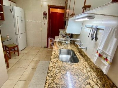 Apartamento à venda com 129m², 3 quartos, 1 suíte, 1 vaga no bairro Petrópolis em Porto Alegre - Foto 13