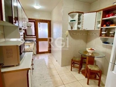 Apartamento à venda com 129m², 3 quartos, 1 suíte, 1 vaga no bairro Petrópolis em Porto Alegre - Foto 14