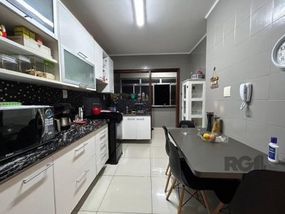 Cobertura à venda com 162m², 3 quartos, 1 suíte, 2 vagas no bairro Jardim Lindóia em Porto Alegre - Foto 8