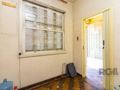 Casa à venda com 262m², 3 quartos, 3 vagas no bairro Cidade Baixa em Porto Alegre - Foto 13