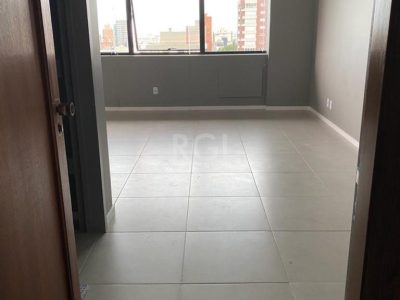 Conjunto/Sala à venda com 32m² no bairro Auxiliadora em Porto Alegre - Foto 5