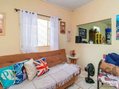 Casa à venda com 70m², 2 quartos, 3 vagas no bairro Santa Tereza em Porto Alegre - Foto 2