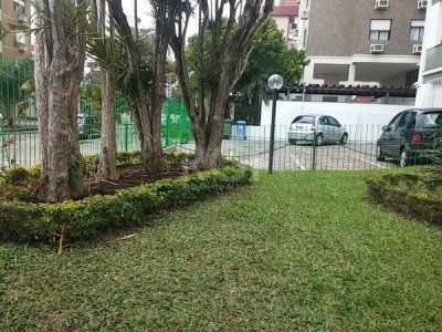 Apartamento à venda com 62m², 2 quartos, 1 vaga no bairro Menino Deus em Porto Alegre - Foto 2