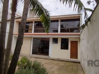 Casa à venda com 235m², 2 quartos, 3 vagas no bairro Medianeira em Porto Alegre - Foto 45