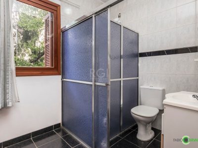 Casa à venda com 168m², 3 quartos, 1 suíte, 3 vagas no bairro Medianeira em Porto Alegre - Foto 12