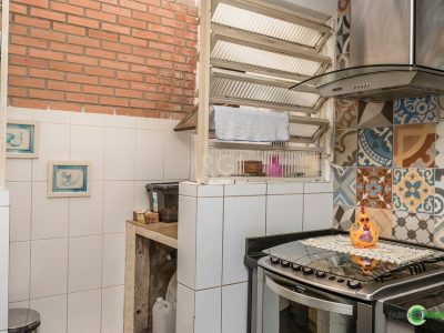 Casa à venda com 168m², 3 quartos, 1 suíte, 3 vagas no bairro Medianeira em Porto Alegre - Foto 17