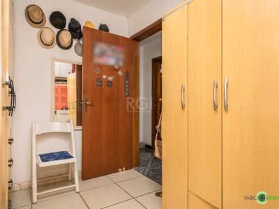 Casa à venda com 168m², 3 quartos, 1 suíte, 3 vagas no bairro Medianeira em Porto Alegre - Foto 28