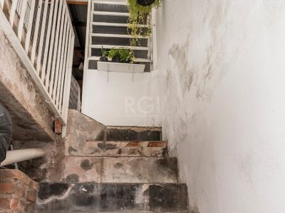 Casa à venda com 168m², 3 quartos, 1 suíte, 3 vagas no bairro Medianeira em Porto Alegre - Foto 39