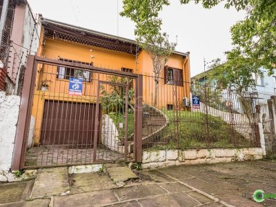 Casa à venda com 168m², 3 quartos, 1 suíte, 3 vagas no bairro Medianeira em Porto Alegre - Foto 51