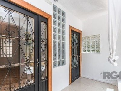 Casa à venda com 429m², 4 quartos, 4 suítes, 3 vagas no bairro Petrópolis em Porto Alegre - Foto 2