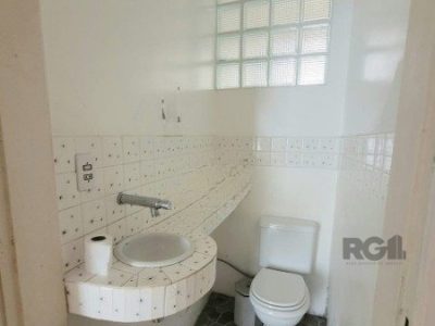 Casa à venda com 429m², 4 quartos, 4 suítes, 3 vagas no bairro Petrópolis em Porto Alegre - Foto 11