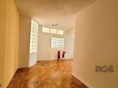 Casa à venda com 429m², 4 quartos, 4 suítes, 3 vagas no bairro Petrópolis em Porto Alegre - Foto 19