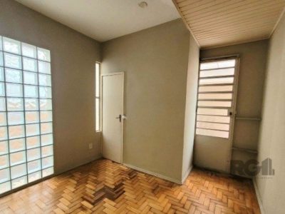 Casa à venda com 429m², 4 quartos, 4 suítes, 3 vagas no bairro Petrópolis em Porto Alegre - Foto 22