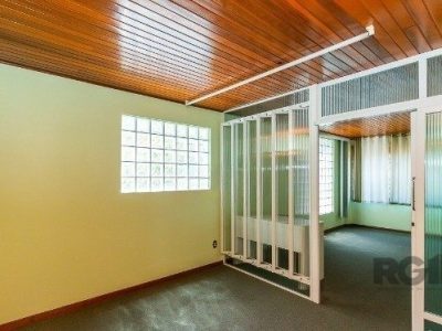 Casa à venda com 429m², 4 quartos, 4 suítes, 3 vagas no bairro Petrópolis em Porto Alegre - Foto 30