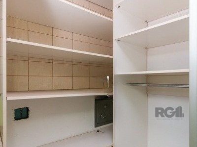 Casa à venda com 429m², 4 quartos, 4 suítes, 3 vagas no bairro Petrópolis em Porto Alegre - Foto 31