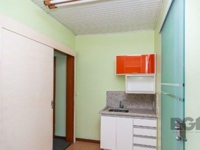 Casa à venda com 429m², 4 quartos, 4 suítes, 3 vagas no bairro Petrópolis em Porto Alegre - Foto 32