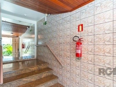 Casa à venda com 429m², 4 quartos, 4 suítes, 3 vagas no bairro Petrópolis em Porto Alegre - Foto 40