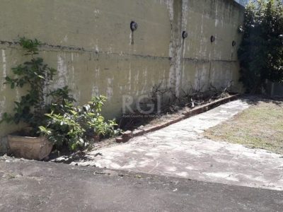 Casa à venda com 250m², 4 quartos, 1 suíte, 3 vagas no bairro Menino Deus em Porto Alegre - Foto 5