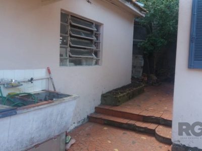 Casa à venda com 110m², 3 quartos, 4 vagas no bairro Cristo Redentor em Porto Alegre - Foto 2